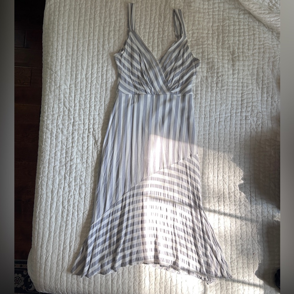 Striped V-Neck Midi Dress in Light Gray and White